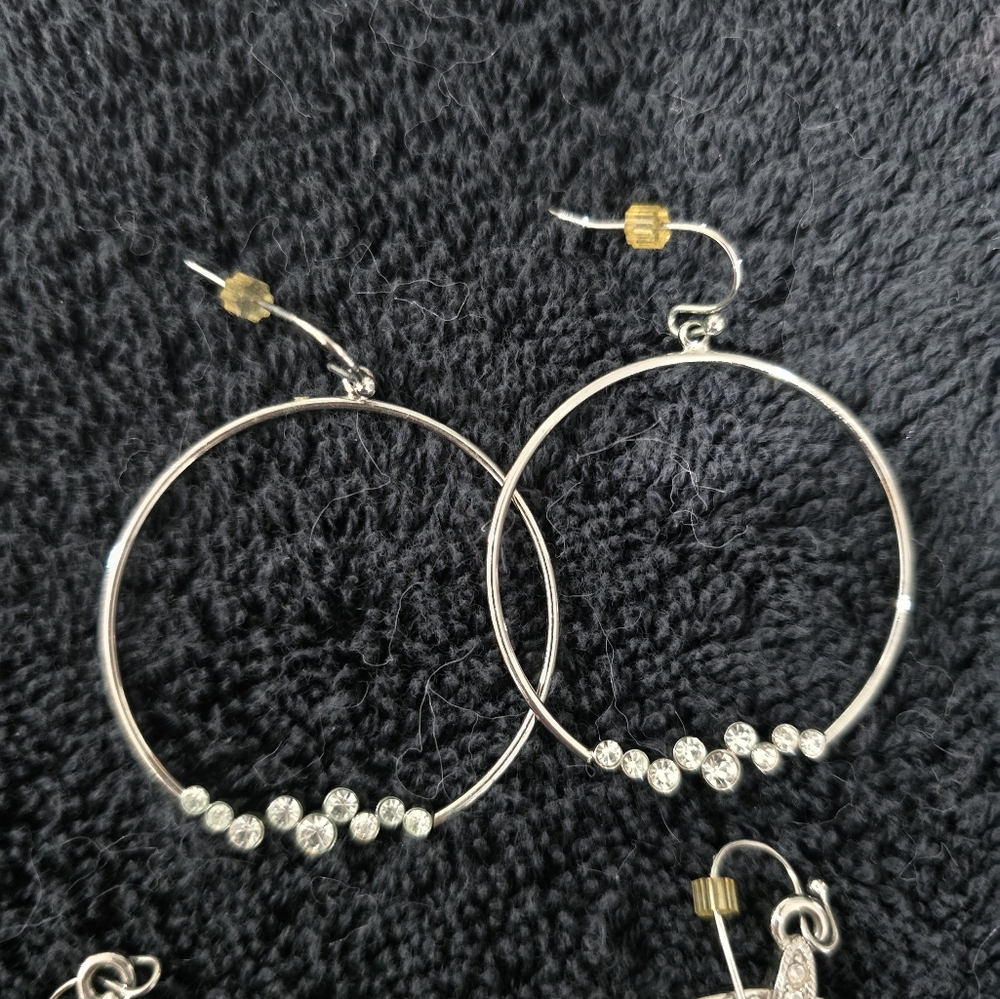 5 EARINGS - Picture 7 of 8